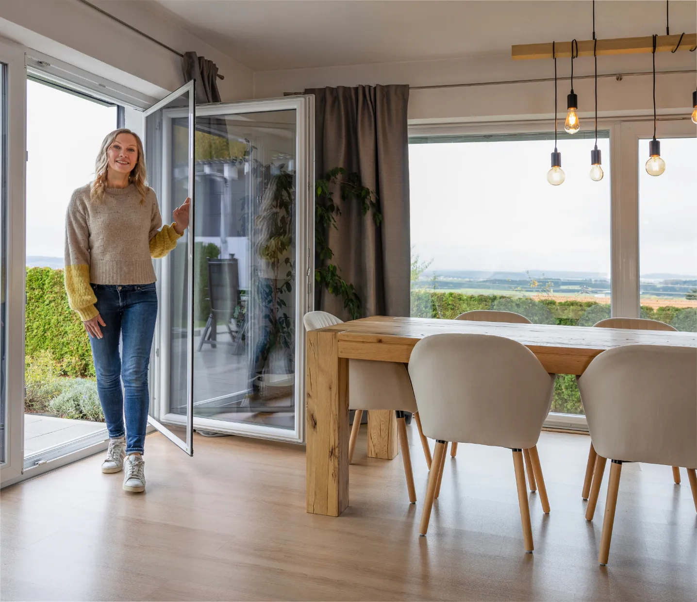 INSEKTENSCHUTZ FÜR FENSTER UND TÜREN